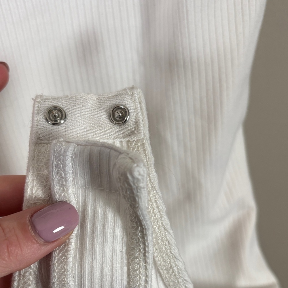 Lulu's Classic White Ribbed Bodysuit - Picture 4 of 6